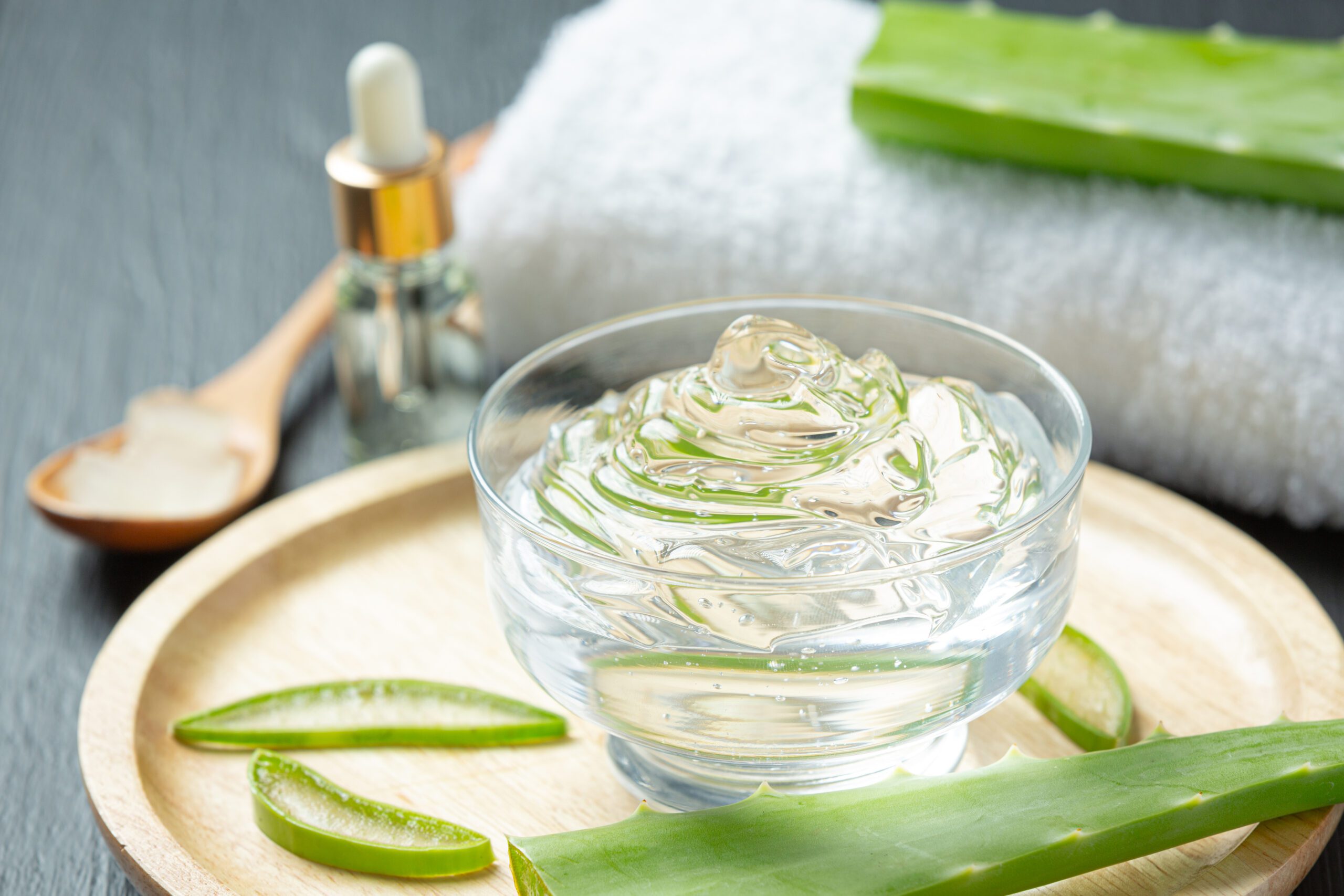 Les bienfaits du gel d'aloe vera pour les cheveux bouclés | GlamCurls